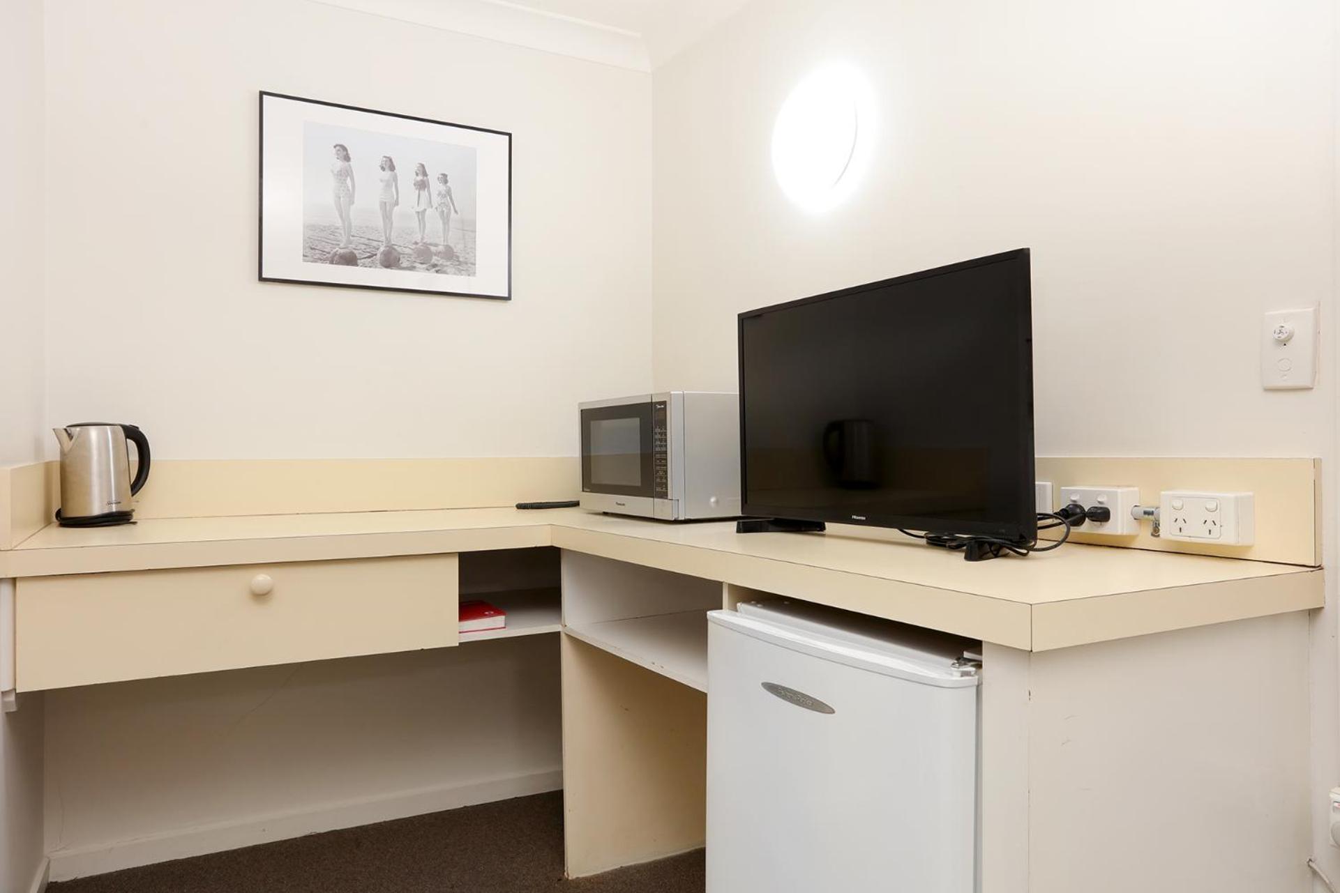 Southport Motel & Apartments Gold Coast Room photo