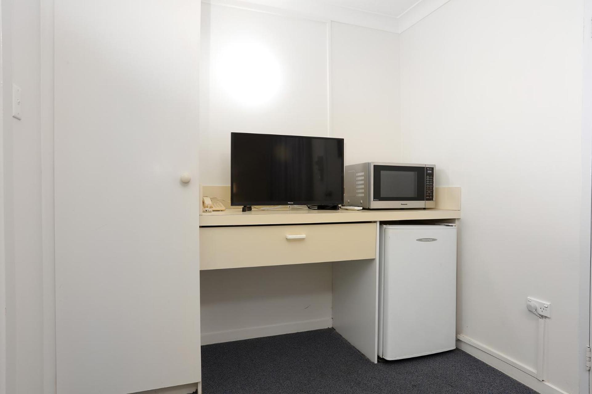 Southport Motel & Apartments Gold Coast Room photo